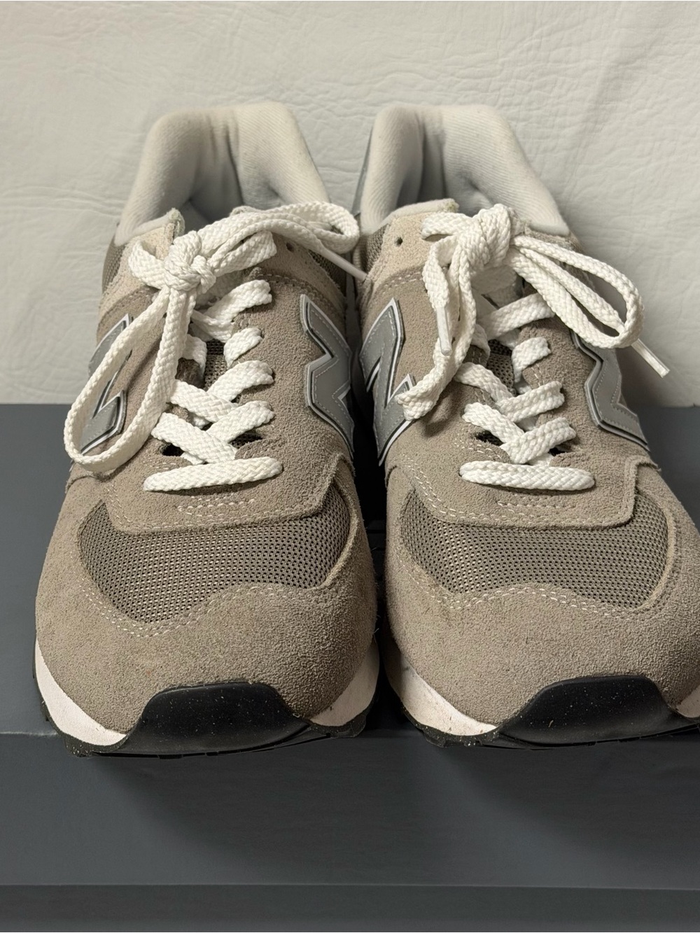 New Balance® (Women's Sz 9.5B)
574 Core Sneakers in Grey/NB
White - Picture 4 of 11